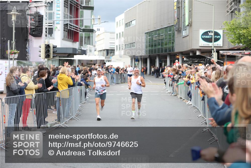 12.06.2026 - Holstenköstenlauf Andreas Tolksdorf http://msf.ph/oto/9746625 12.06.2026 19:45:12 Laufen 3639 meine-sportfotos.de