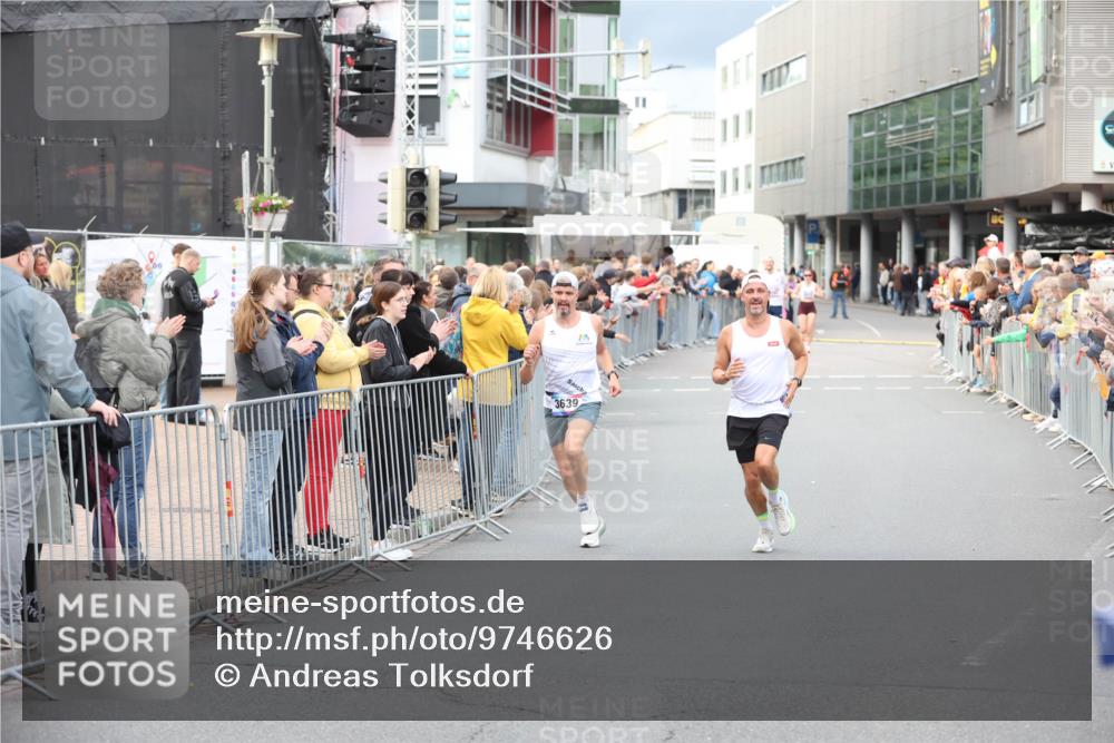 12.06.2026 - Holstenköstenlauf Andreas Tolksdorf http://msf.ph/oto/9746626 12.06.2026 19:45:13 Laufen 3639, 19 meine-sportfotos.de