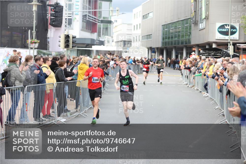 12.06.2026 - Holstenköstenlauf Andreas Tolksdorf http://msf.ph/oto/9746647 12.06.2026 19:45:54 Laufen 3380, 4513 meine-sportfotos.de