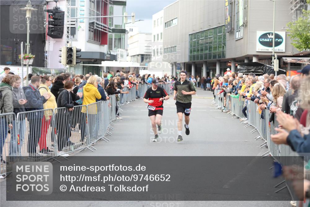 12.06.2026 - Holstenköstenlauf Andreas Tolksdorf http://msf.ph/oto/9746652 12.06.2026 19:45:58 Laufen 4314, 4573 meine-sportfotos.de