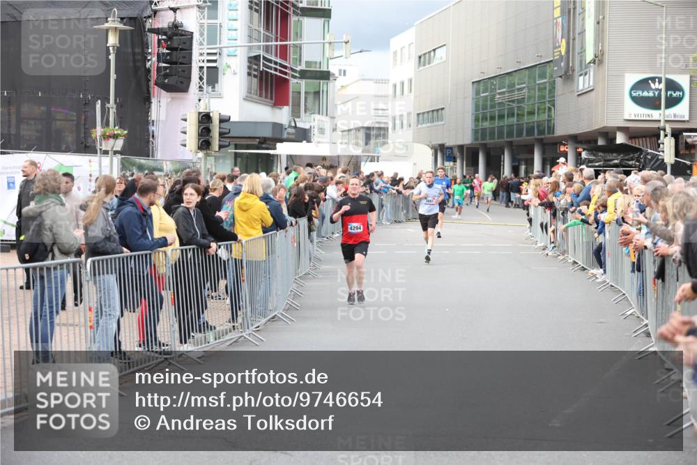 12.06.2026 - Holstenköstenlauf Andreas Tolksdorf http://msf.ph/oto/9746654 12.06.2026 19:46:09 Laufen 4294 meine-sportfotos.de