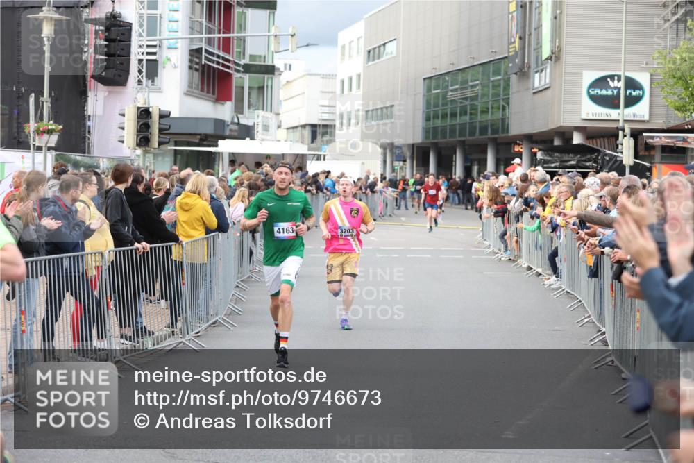 12.06.2026 - Holstenköstenlauf Andreas Tolksdorf http://msf.ph/oto/9746673 12.06.2026 19:46:27 Laufen 4163, 3203 meine-sportfotos.de