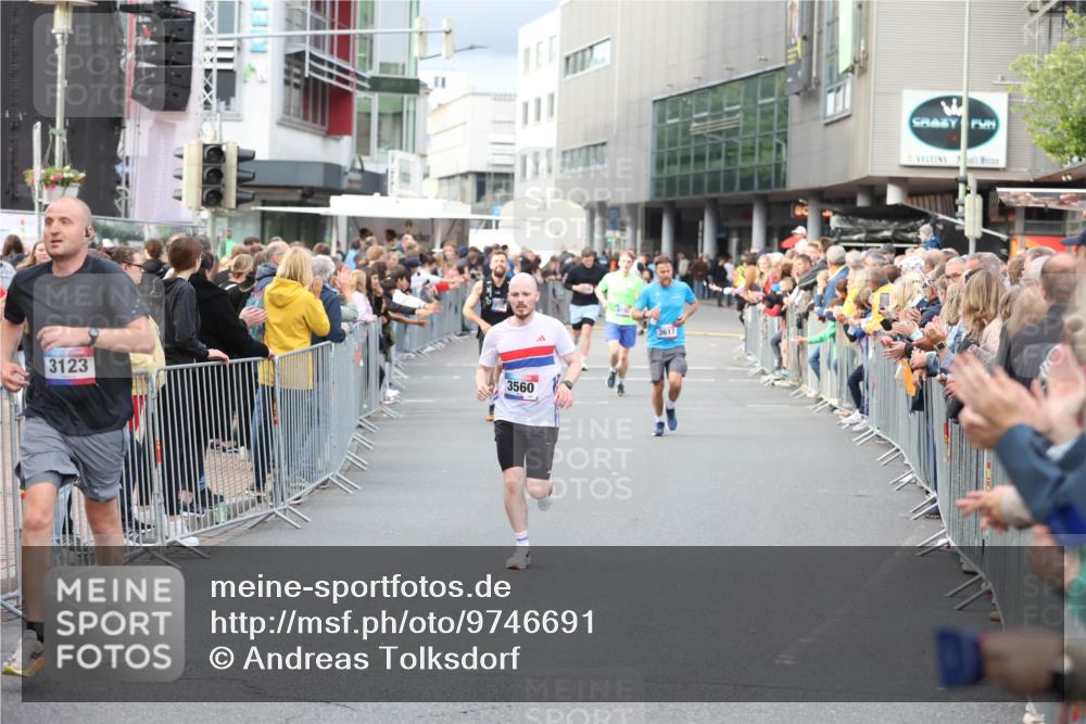 12.06.2026 - Holstenköstenlauf Andreas Tolksdorf http://msf.ph/oto/9746691 12.06.2026 19:46:44 Laufen 3123, 3560, 3617 meine-sportfotos.de