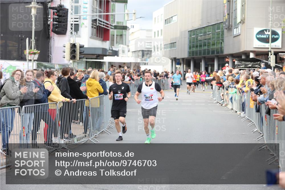 12.06.2026 - Holstenköstenlauf Andreas Tolksdorf http://msf.ph/oto/9746703 12.06.2026 19:46:54 Laufen 3540, 4413 meine-sportfotos.de