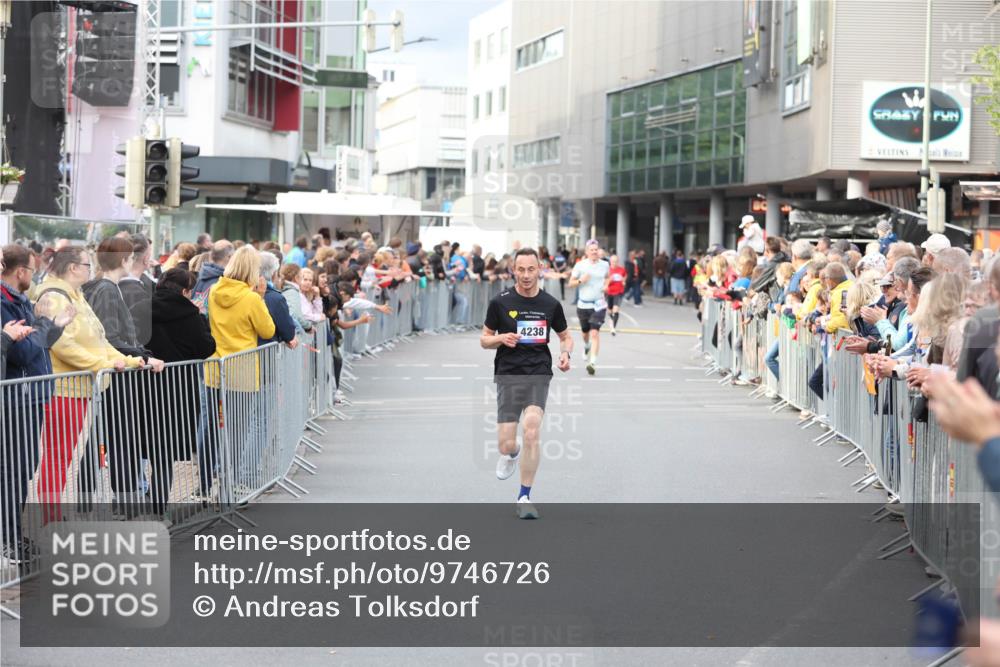 12.06.2026 - Holstenköstenlauf Andreas Tolksdorf http://msf.ph/oto/9746726 12.06.2026 19:47:13 Laufen 4238 meine-sportfotos.de