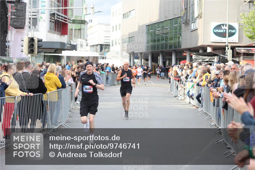 12.06.2026 - Holstenköstenlauf Andreas Tolksdorf http://msf.ph/oto/9746741 12.06.2026 19:47:25 Laufen 3645, 4804 meine-sportfotos.de