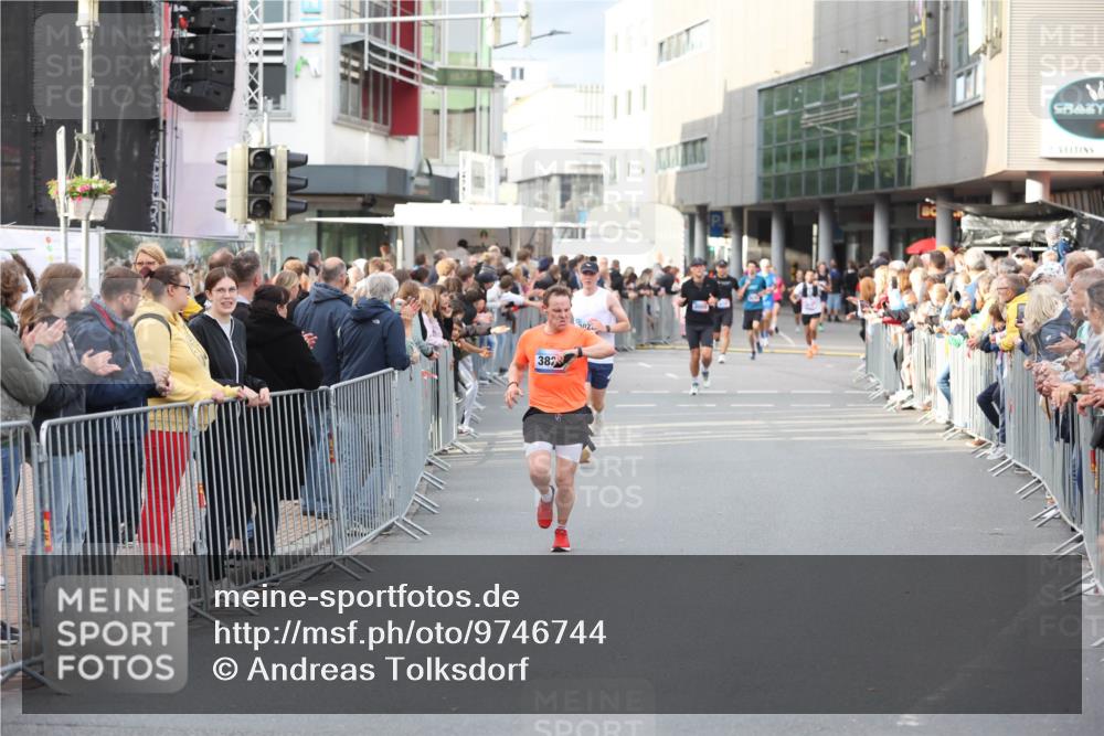 12.06.2026 - Holstenköstenlauf Andreas Tolksdorf http://msf.ph/oto/9746744 12.06.2026 19:47:32 Laufen 382, 02 meine-sportfotos.de