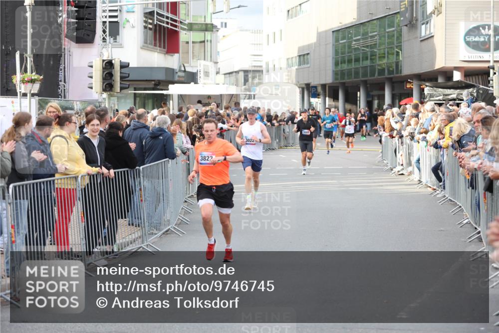 12.06.2026 - Holstenköstenlauf Andreas Tolksdorf http://msf.ph/oto/9746745 12.06.2026 19:47:33 Laufen 3823, 3022 meine-sportfotos.de