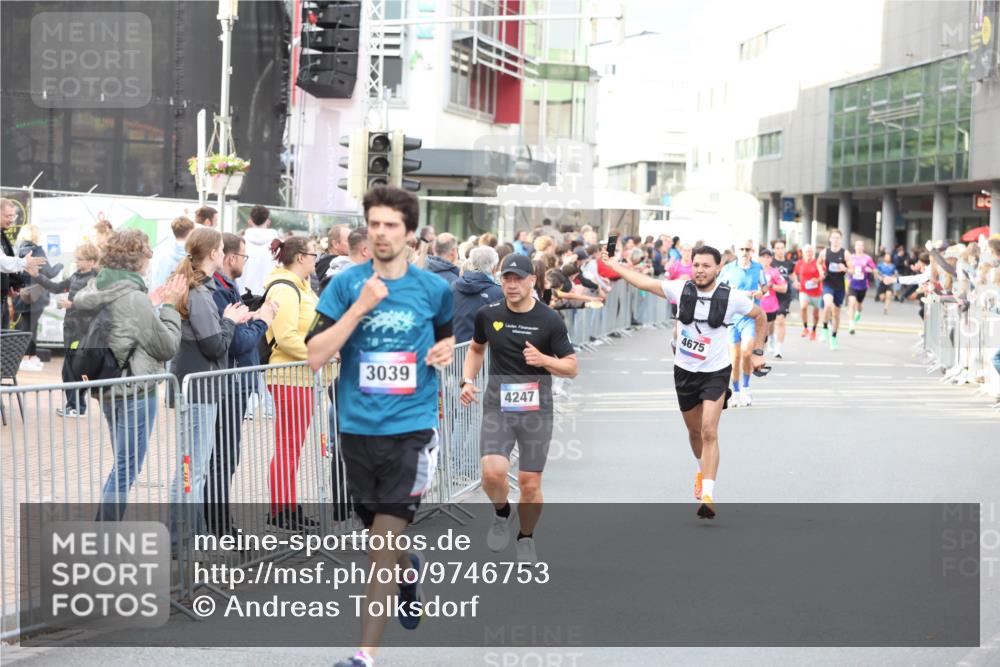 12.06.2026 - Holstenköstenlauf Andreas Tolksdorf http://msf.ph/oto/9746753 12.06.2026 19:47:42 Laufen 4675, 3039, 4247 meine-sportfotos.de