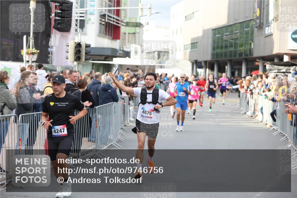 12.06.2026 - Holstenköstenlauf Andreas Tolksdorf http://msf.ph/oto/9746756 12.06.2026 19:47:43 Laufen 4675, 4247, 3309 meine-sportfotos.de