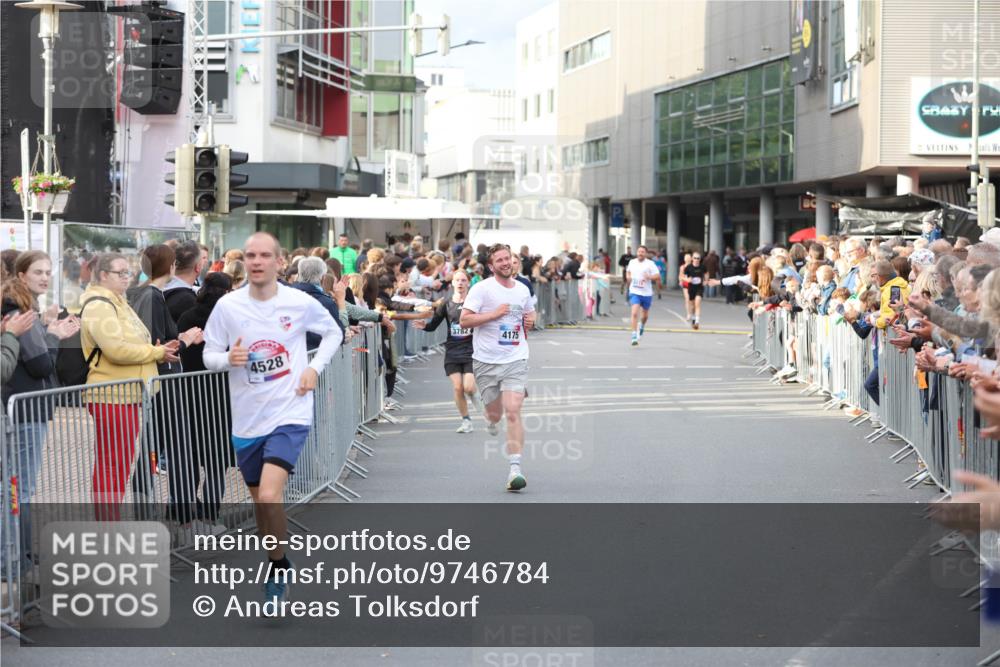 12.06.2026 - Holstenköstenlauf Andreas Tolksdorf http://msf.ph/oto/9746784 12.06.2026 19:48:10 Laufen 3782, 4528, 4175 meine-sportfotos.de