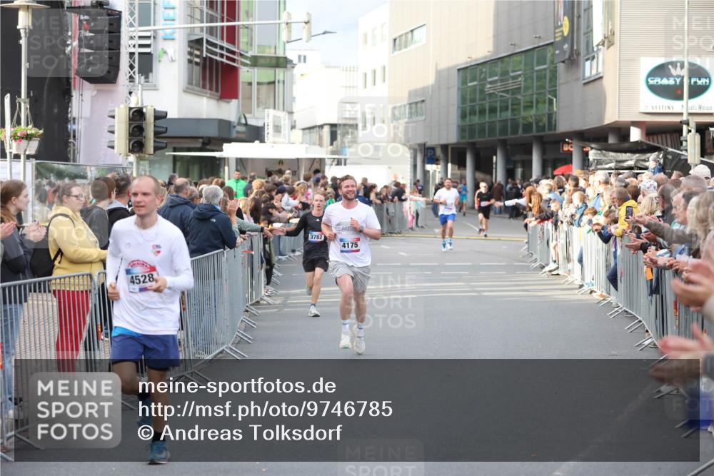 12.06.2026 - Holstenköstenlauf Andreas Tolksdorf http://msf.ph/oto/9746785 12.06.2026 19:48:10 Laufen 4528, 3782, 4175 meine-sportfotos.de
