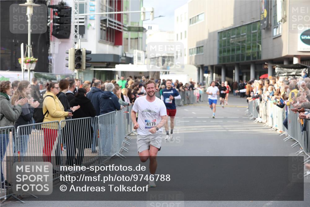 12.06.2026 - Holstenköstenlauf Andreas Tolksdorf http://msf.ph/oto/9746788 12.06.2026 19:48:12 Laufen 4175, 3490 meine-sportfotos.de