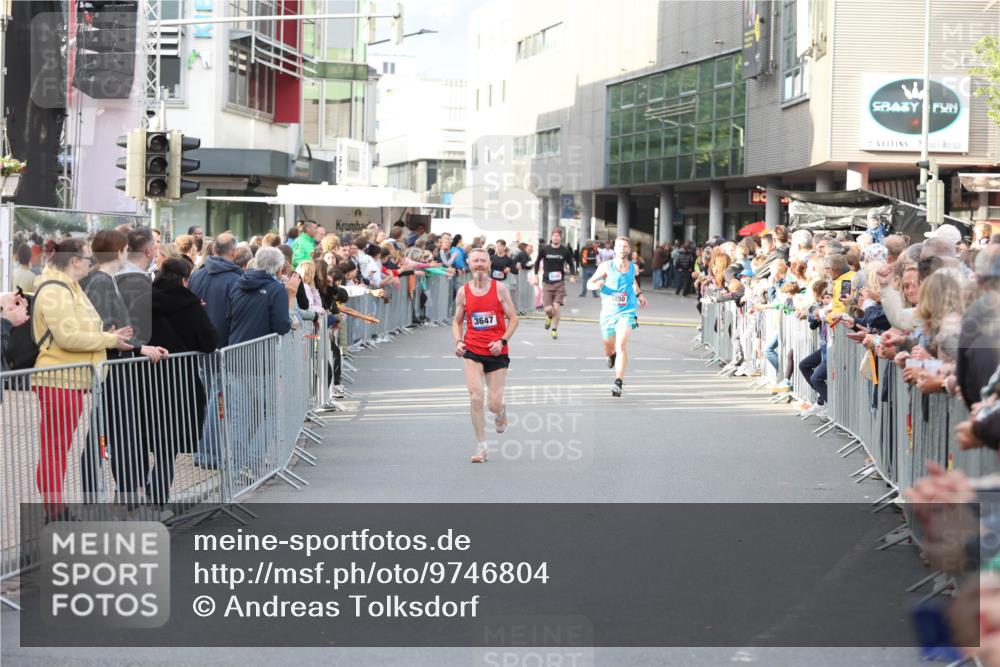 12.06.2026 - Holstenköstenlauf Andreas Tolksdorf http://msf.ph/oto/9746804 12.06.2026 19:48:25 Laufen 3647, 4546 meine-sportfotos.de