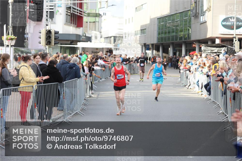 12.06.2026 - Holstenköstenlauf Andreas Tolksdorf http://msf.ph/oto/9746807 12.06.2026 19:48:26 Laufen 3647, 3850 meine-sportfotos.de