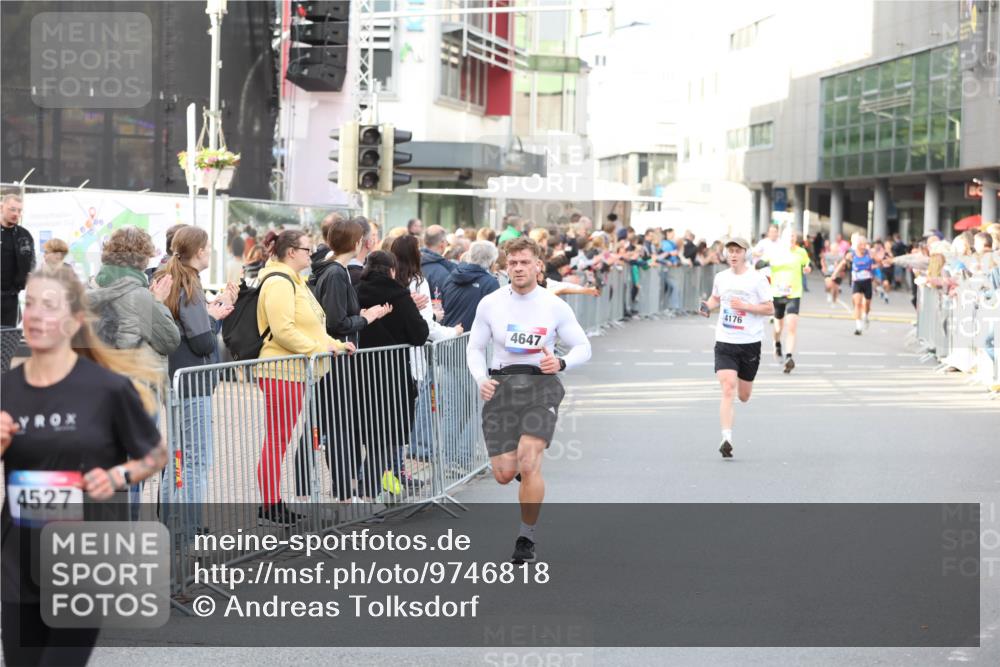 12.06.2026 - Holstenköstenlauf Andreas Tolksdorf http://msf.ph/oto/9746818 12.06.2026 19:48:44 Laufen 4527, 4647, 4176 meine-sportfotos.de
