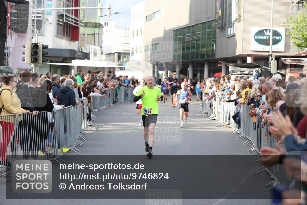 12.06.2026 - Holstenköstenlauf Andreas Tolksdorf http://msf.ph/oto/9746824 12.06.2026 19:48:48 Laufen 3889 meine-sportfotos.de