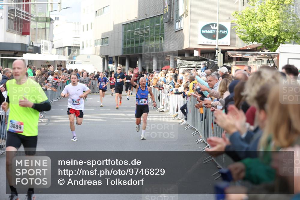 12.06.2026 - Holstenköstenlauf Andreas Tolksdorf http://msf.ph/oto/9746829 12.06.2026 19:48:51 Laufen 3889, 4732, 3044 meine-sportfotos.de