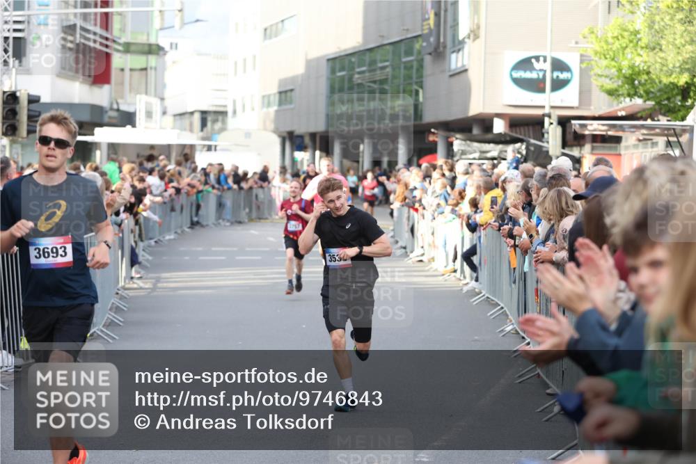 12.06.2026 - Holstenköstenlauf Andreas Tolksdorf http://msf.ph/oto/9746843 12.06.2026 19:48:58 Laufen 3693, 3530 meine-sportfotos.de