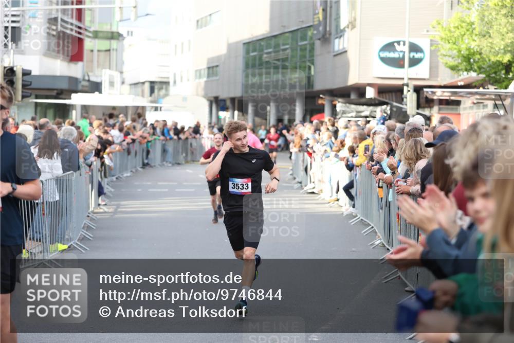 12.06.2026 - Holstenköstenlauf Andreas Tolksdorf http://msf.ph/oto/9746844 12.06.2026 19:48:58 Laufen 3533 meine-sportfotos.de