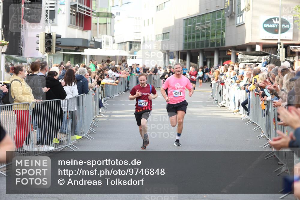 12.06.2026 - Holstenköstenlauf Andreas Tolksdorf http://msf.ph/oto/9746848 12.06.2026 19:49:00 Laufen 3757, 4348 meine-sportfotos.de