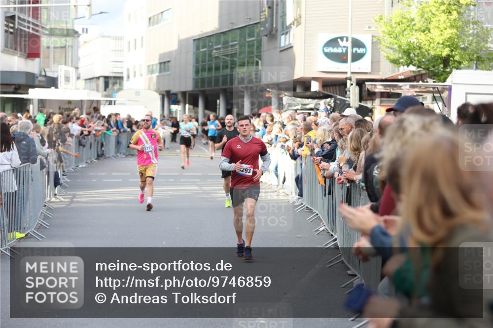 12.06.2026 - Holstenköstenlauf Andreas Tolksdorf http://msf.ph/oto/9746859 12.06.2026 19:49:10 Laufen 3725, 293 meine-sportfotos.de