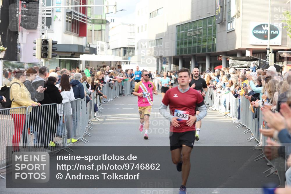 12.06.2026 - Holstenköstenlauf Andreas Tolksdorf http://msf.ph/oto/9746862 12.06.2026 19:49:12 Laufen 3725, 4293 meine-sportfotos.de