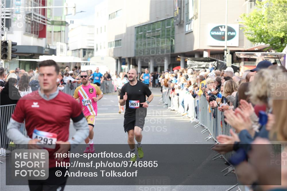 12.06.2026 - Holstenköstenlauf Andreas Tolksdorf http://msf.ph/oto/9746865 12.06.2026 19:49:13 Laufen 293, 3725, 3651 meine-sportfotos.de