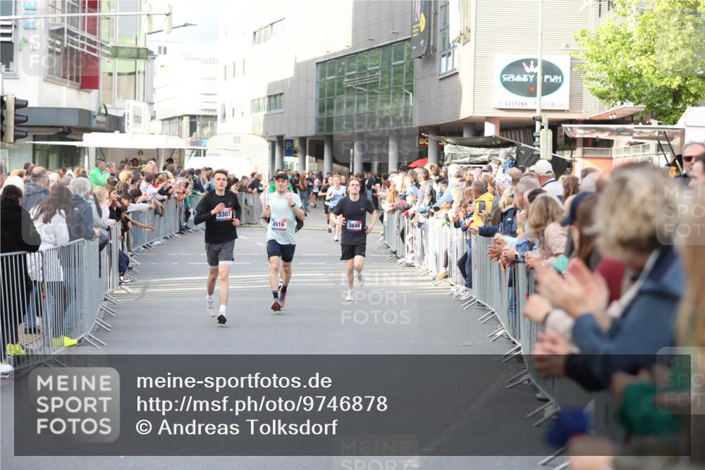 12.06.2026 - Holstenköstenlauf Andreas Tolksdorf http://msf.ph/oto/9746878 12.06.2026 19:49:24 Laufen 3307, 4516, 3848 meine-sportfotos.de