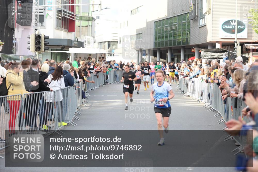 12.06.2026 - Holstenköstenlauf Andreas Tolksdorf http://msf.ph/oto/9746892 12.06.2026 19:49:33 Laufen 4676, 3243, 3875 meine-sportfotos.de