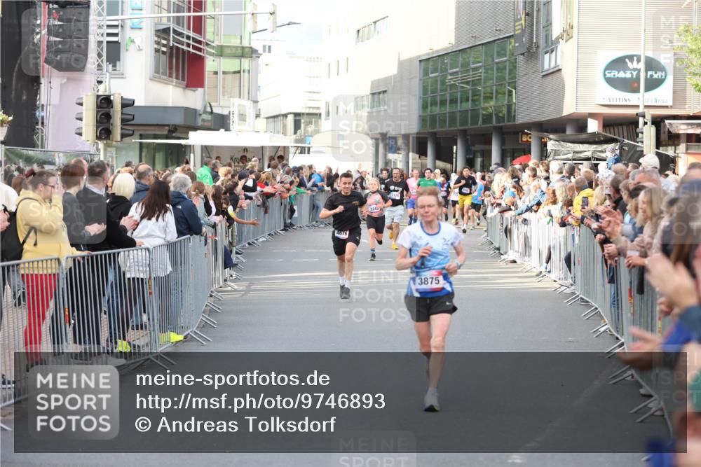 12.06.2026 - Holstenköstenlauf Andreas Tolksdorf http://msf.ph/oto/9746893 12.06.2026 19:49:33 Laufen 4676, 3243, 3875 meine-sportfotos.de