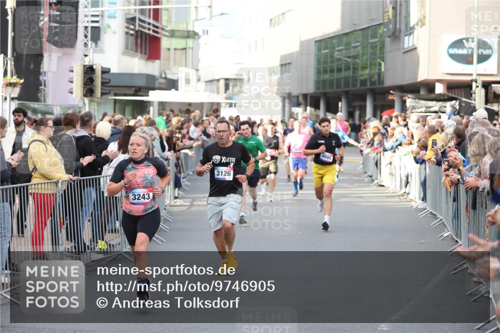 12.06.2026 - Holstenköstenlauf Andreas Tolksdorf http://msf.ph/oto/9746905 12.06.2026 19:49:40 Laufen 3243, 3126, 4695 meine-sportfotos.de