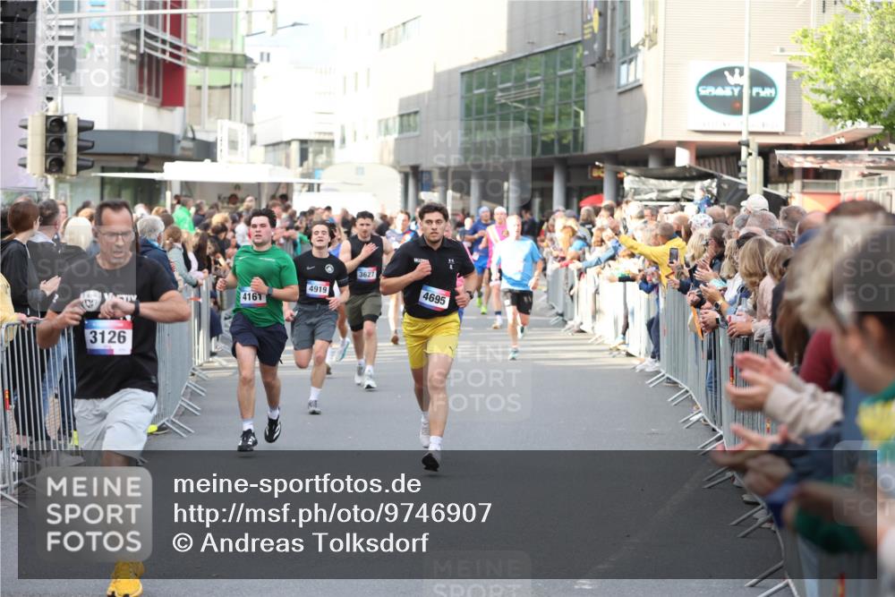 12.06.2026 - Holstenköstenlauf Andreas Tolksdorf http://msf.ph/oto/9746907 12.06.2026 19:49:41 Laufen 3126, 4161, 3627, 4919, 4695 meine-sportfotos.de