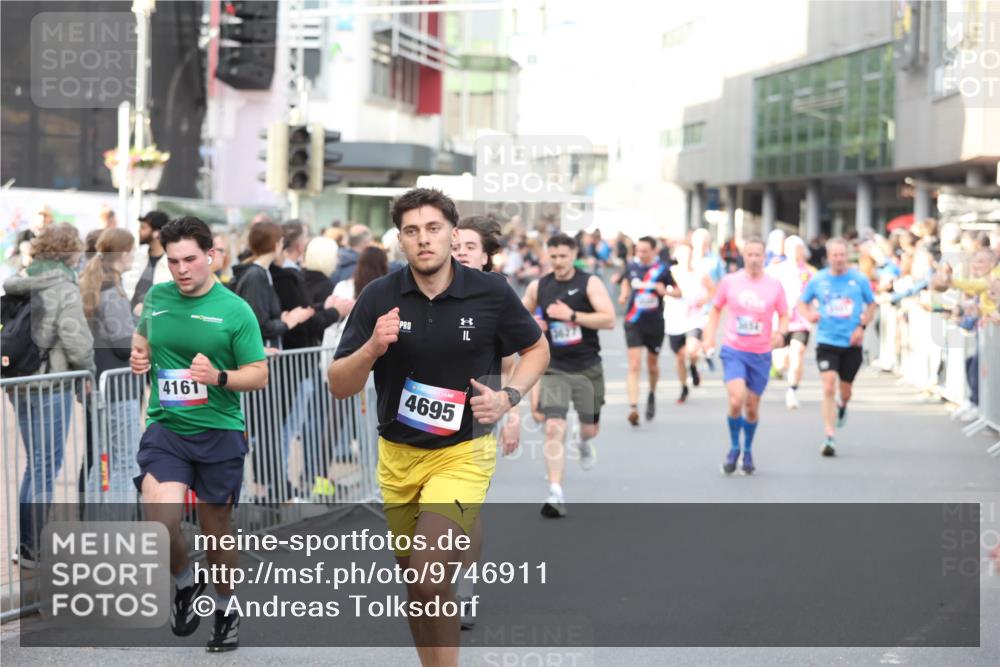 12.06.2026 - Holstenköstenlauf Andreas Tolksdorf http://msf.ph/oto/9746911 12.06.2026 19:49:43 Laufen 4161, 30, 54, 3627, 4695 meine-sportfotos.de