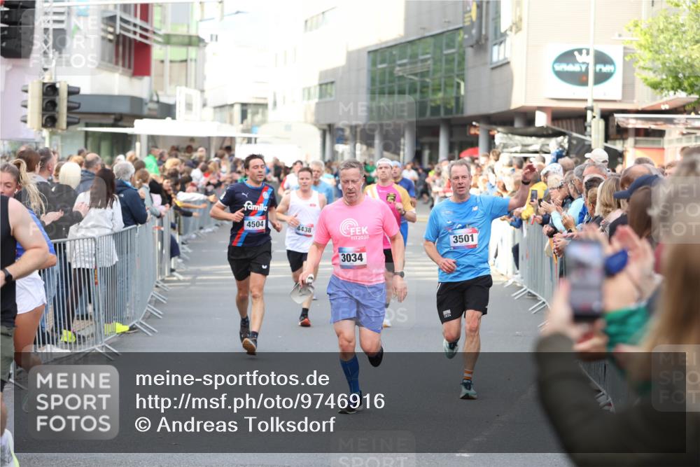 12.06.2026 - Holstenköstenlauf Andreas Tolksdorf http://msf.ph/oto/9746916 12.06.2026 19:49:46 Laufen 4504, 4438, 2030, 3034, 3501 meine-sportfotos.de