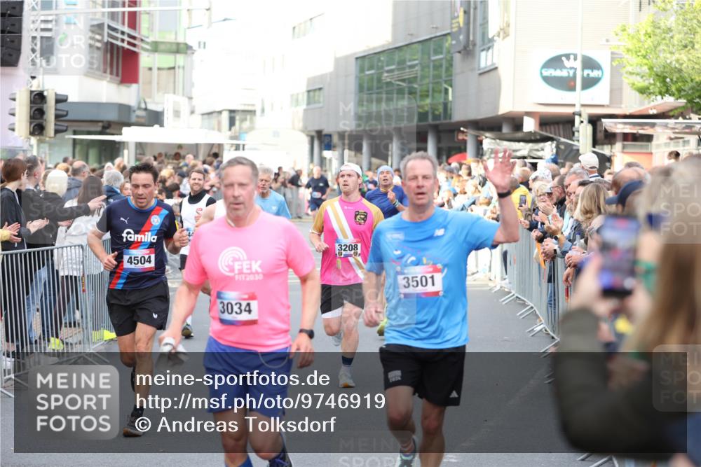 12.06.2026 - Holstenköstenlauf Andreas Tolksdorf http://msf.ph/oto/9746919 12.06.2026 19:49:47 Laufen 4504, 2030, 3034, 3208, 3501 meine-sportfotos.de