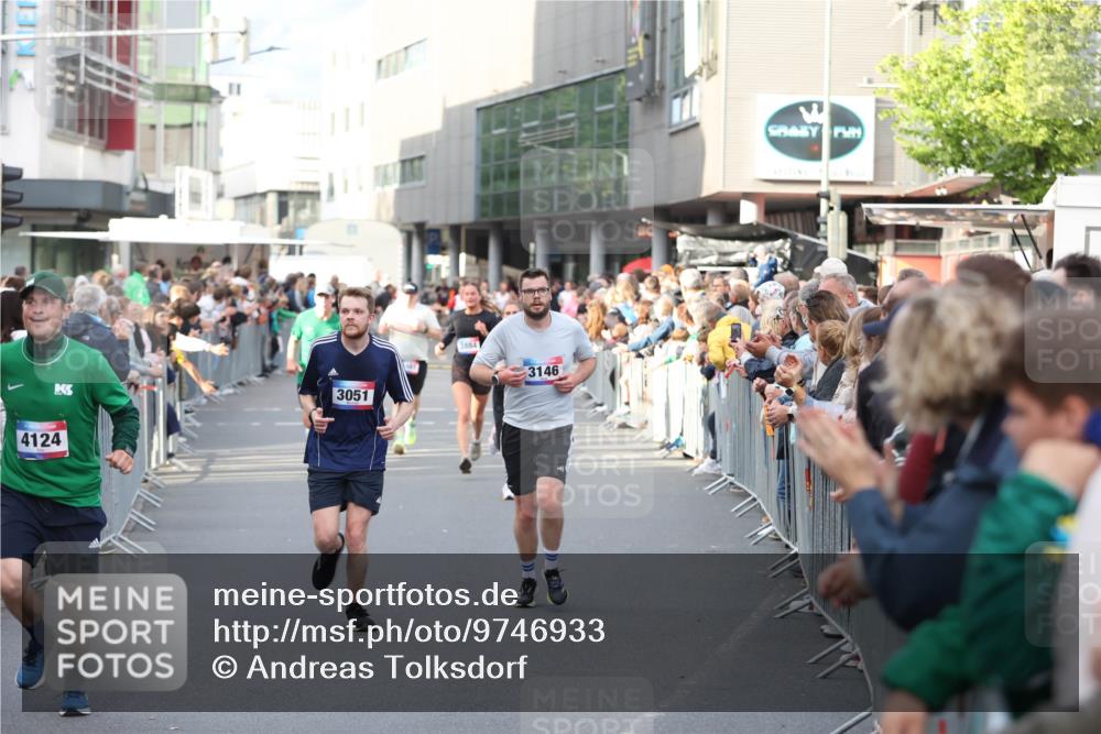 12.06.2026 - Holstenköstenlauf Andreas Tolksdorf http://msf.ph/oto/9746933 12.06.2026 19:50:01 Laufen 4124, 3051, 1884, 3146 meine-sportfotos.de