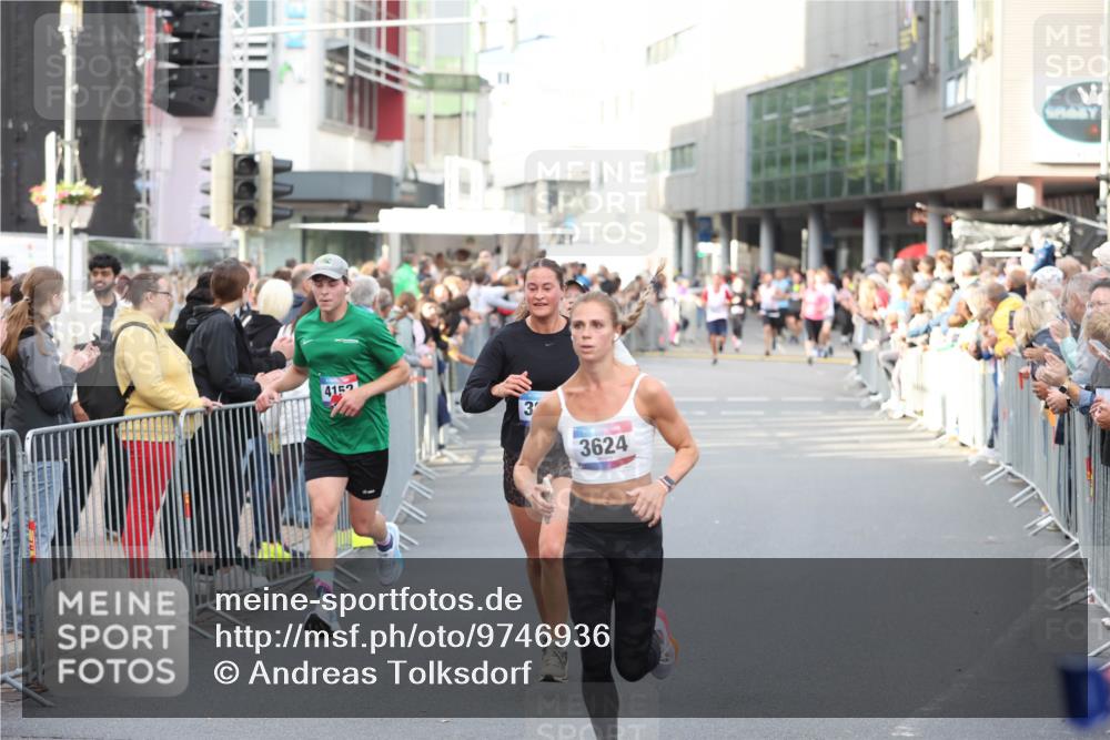 12.06.2026 - Holstenköstenlauf Andreas Tolksdorf http://msf.ph/oto/9746936 12.06.2026 19:50:05 Laufen 4152, 31, 3624 meine-sportfotos.de