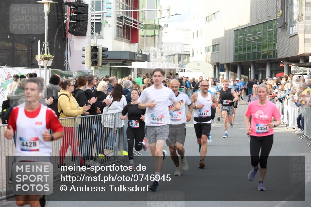 12.06.2026 - Holstenköstenlauf Andreas Tolksdorf http://msf.ph/oto/9746945 12.06.2026 19:50:18 Laufen 202, 00, 4428, 4412, 3071, 4498, 3132, 3430, 4354 meine-sportfotos.de