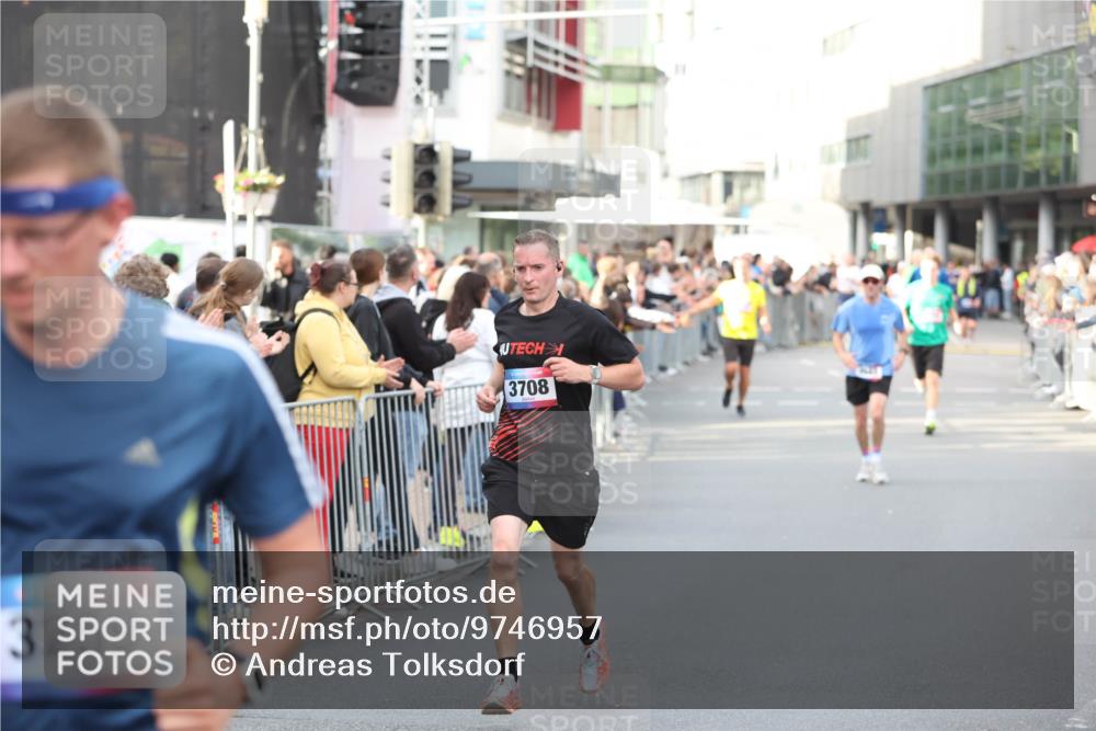 12.06.2026 - Holstenköstenlauf Andreas Tolksdorf http://msf.ph/oto/9746957 12.06.2026 19:50:26 Laufen 3259, 3708 meine-sportfotos.de