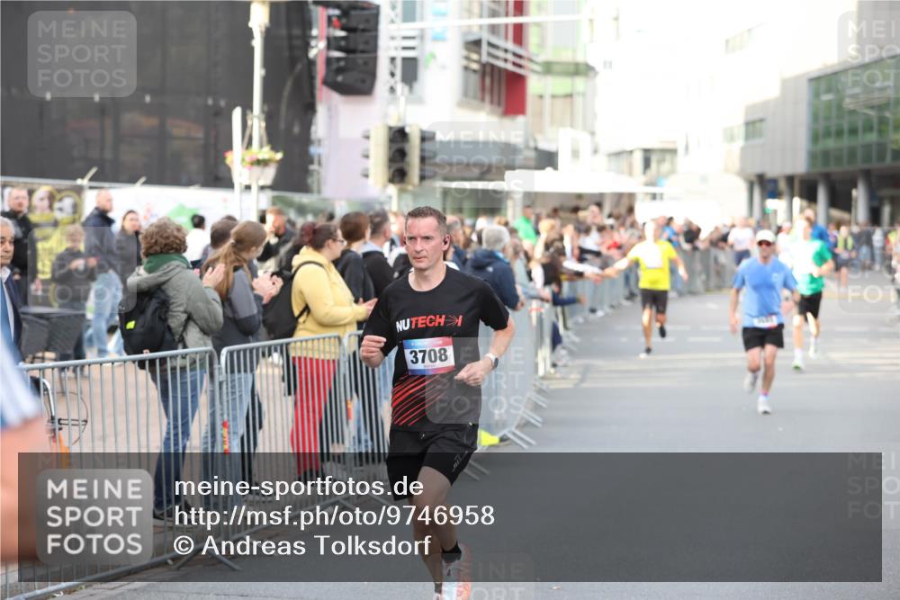 12.06.2026 - Holstenköstenlauf Andreas Tolksdorf http://msf.ph/oto/9746958 12.06.2026 19:50:27 Laufen 3708 meine-sportfotos.de