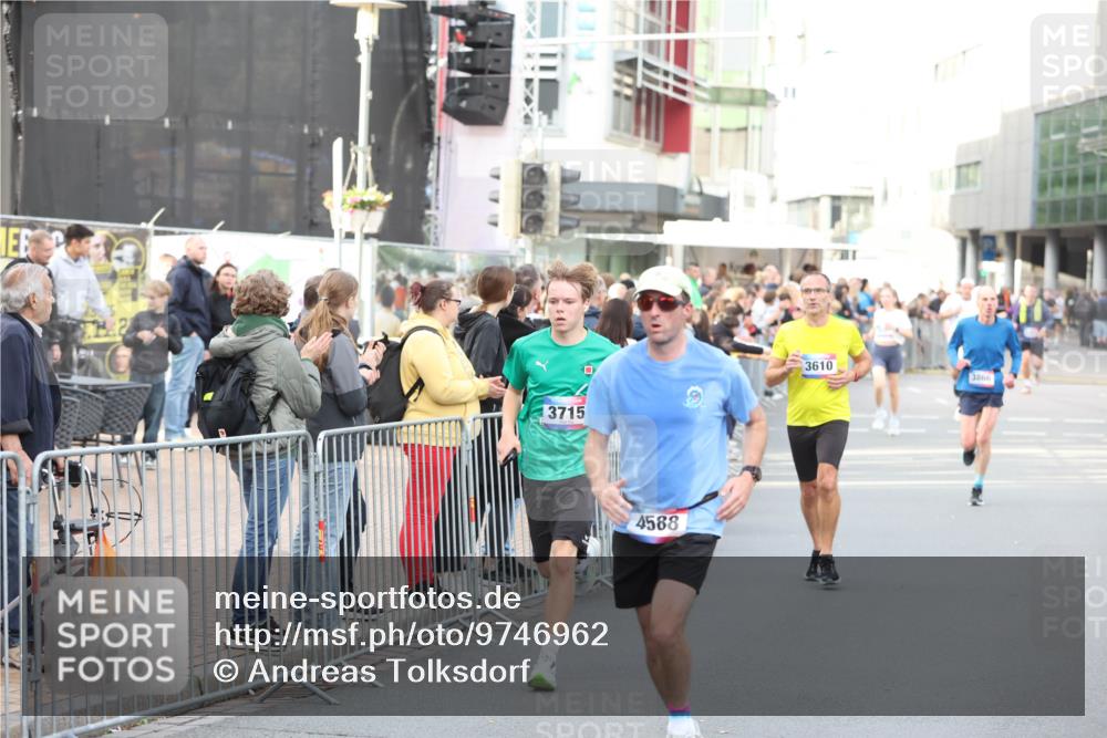 12.06.2026 - Holstenköstenlauf Andreas Tolksdorf http://msf.ph/oto/9746962 12.06.2026 19:50:31 Laufen 3715, 4588, 3610, 3866 meine-sportfotos.de