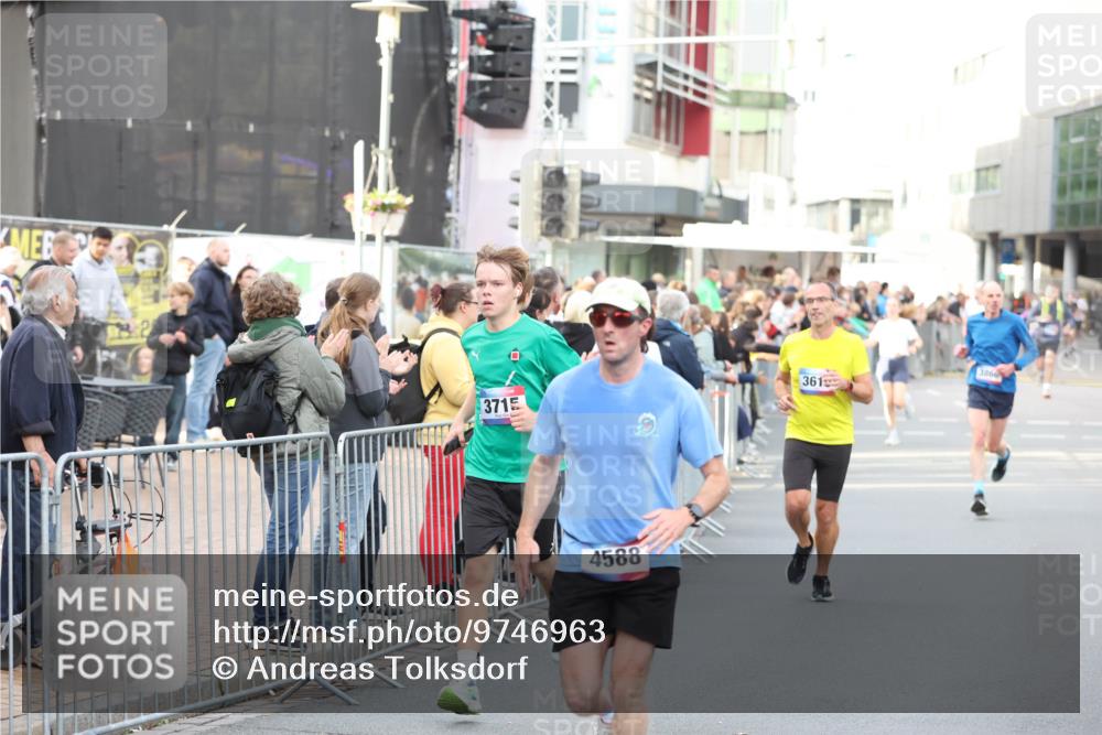 12.06.2026 - Holstenköstenlauf Andreas Tolksdorf http://msf.ph/oto/9746963 12.06.2026 19:50:31 Laufen 3715, 361, 3866, 4588 meine-sportfotos.de