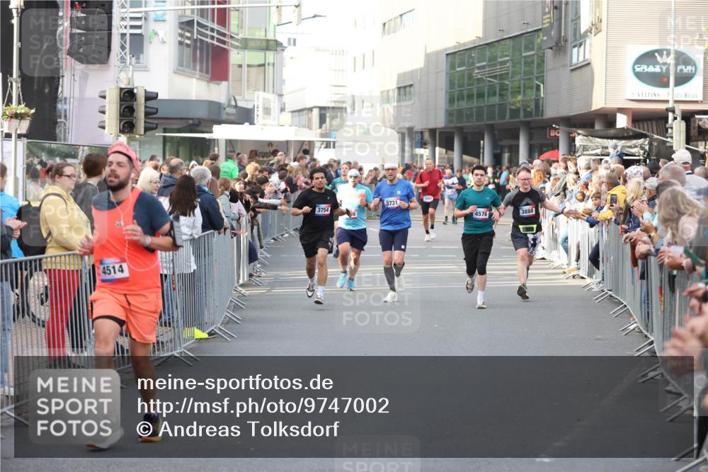 12.06.2026 - Holstenköstenlauf Andreas Tolksdorf http://msf.ph/oto/9747002 12.06.2026 19:51:04 Laufen 4514, 3731, 3754, 4576, 3888 meine-sportfotos.de