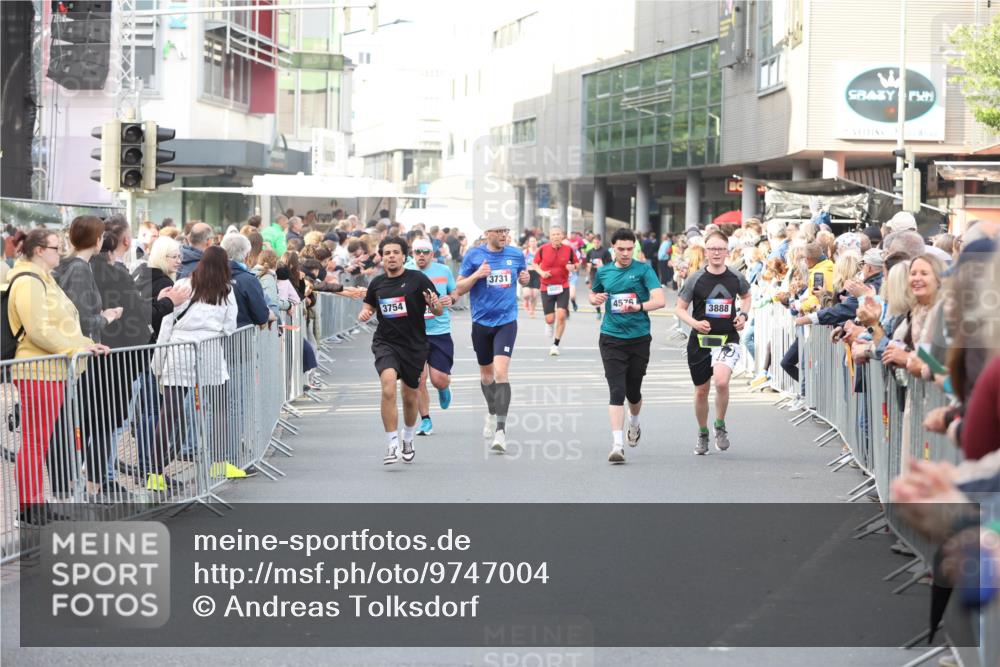 12.06.2026 - Holstenköstenlauf Andreas Tolksdorf http://msf.ph/oto/9747004 12.06.2026 19:51:05 Laufen 3754, 3731, 4576, 3888 meine-sportfotos.de