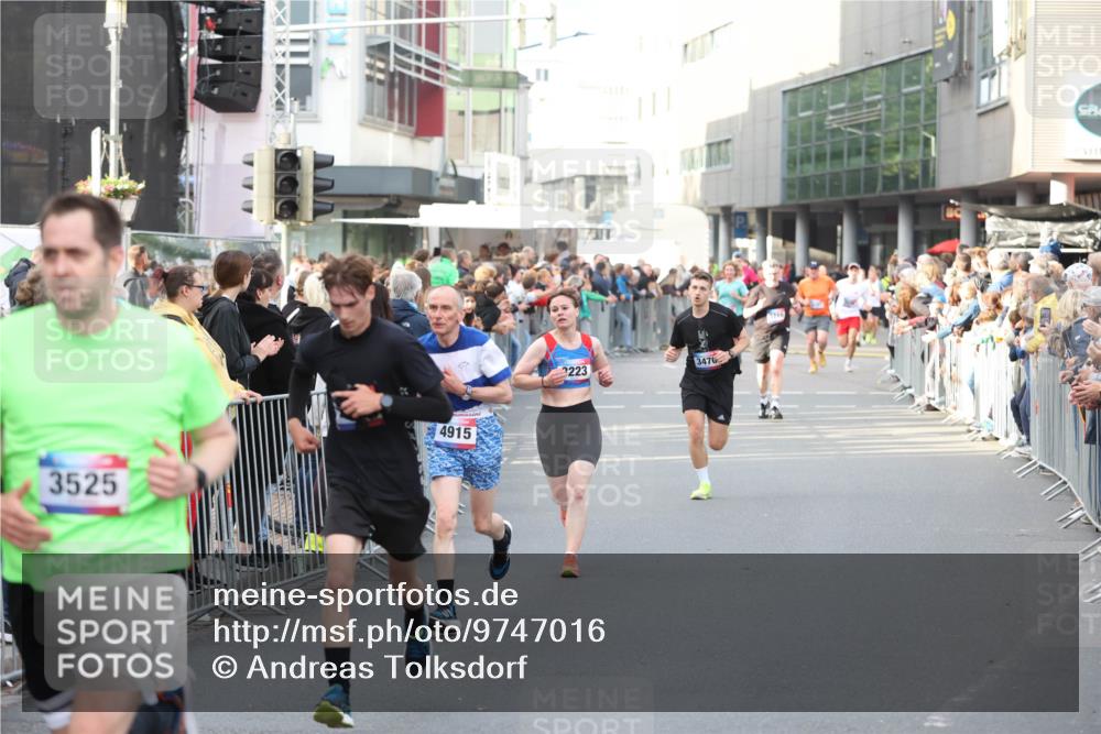12.06.2026 - Holstenköstenlauf Andreas Tolksdorf http://msf.ph/oto/9747016 12.06.2026 19:51:16 Laufen 3525, 4915, 223, 3476, 1719 meine-sportfotos.de