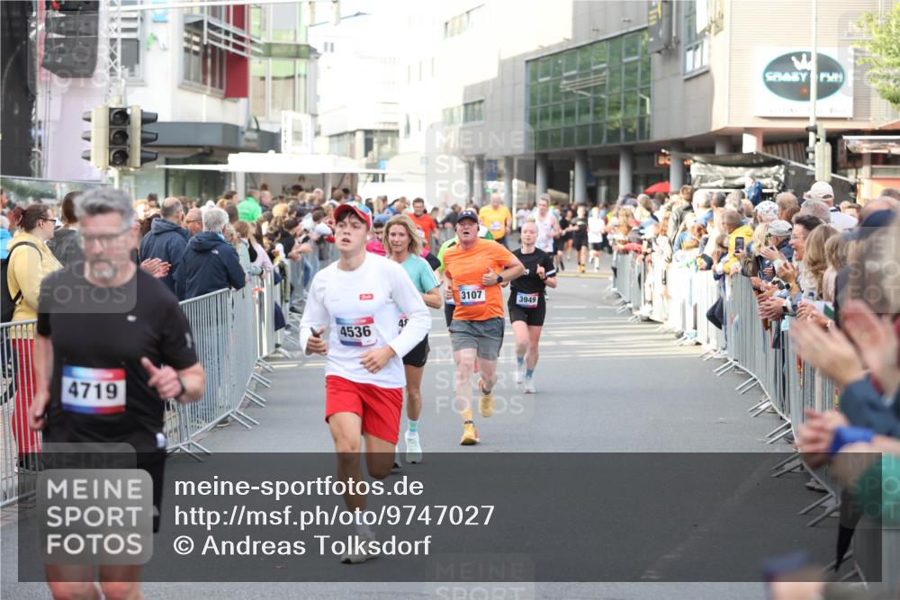 12.06.2026 - Holstenköstenlauf Andreas Tolksdorf http://msf.ph/oto/9747027 12.06.2026 19:51:24 Laufen 4719, 7, 4536, 4, 3107, 3949 meine-sportfotos.de