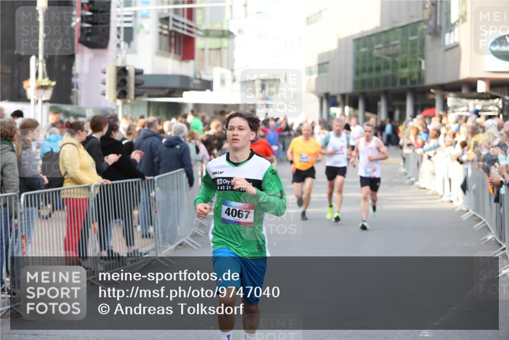 12.06.2026 - Holstenköstenlauf Andreas Tolksdorf http://msf.ph/oto/9747040 12.06.2026 19:51:29 Laufen 043, 21, 4067 meine-sportfotos.de