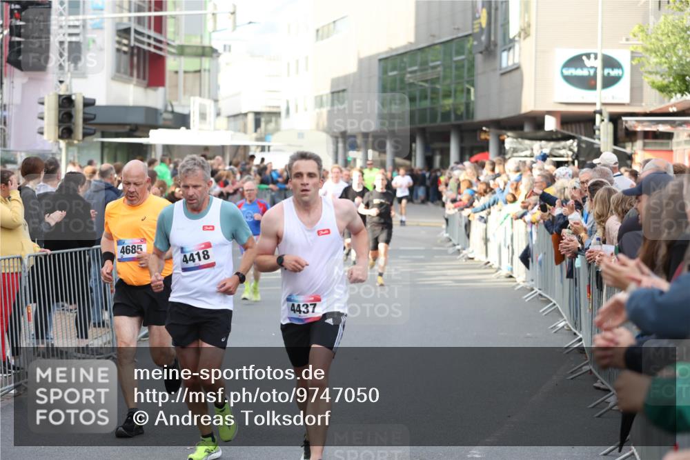 12.06.2026 - Holstenköstenlauf Andreas Tolksdorf http://msf.ph/oto/9747050 12.06.2026 19:51:33 Laufen 4685, 4418, 4437 meine-sportfotos.de