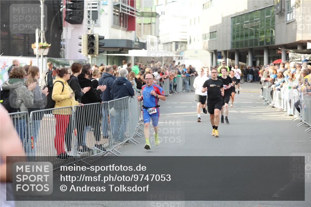 12.06.2026 - Holstenköstenlauf Andreas Tolksdorf http://msf.ph/oto/9747053 12.06.2026 19:51:35 Laufen 3524 meine-sportfotos.de